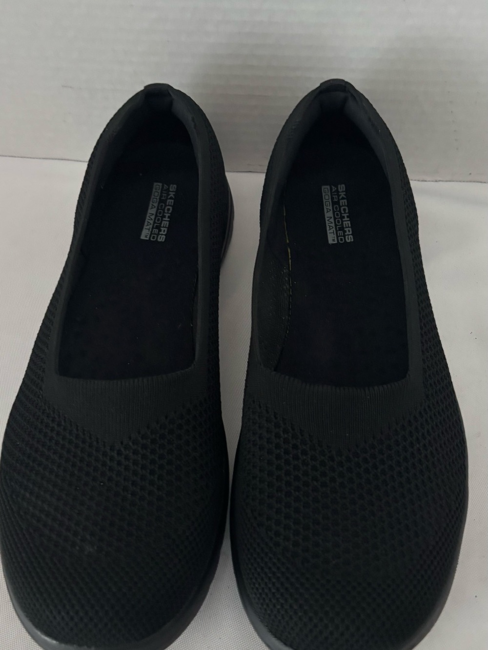 NEW Skechers GOGA  MAT Women's Black Knit Slip-On Hands Free Heel Pillow SZ 10 - Picture 4 of 13